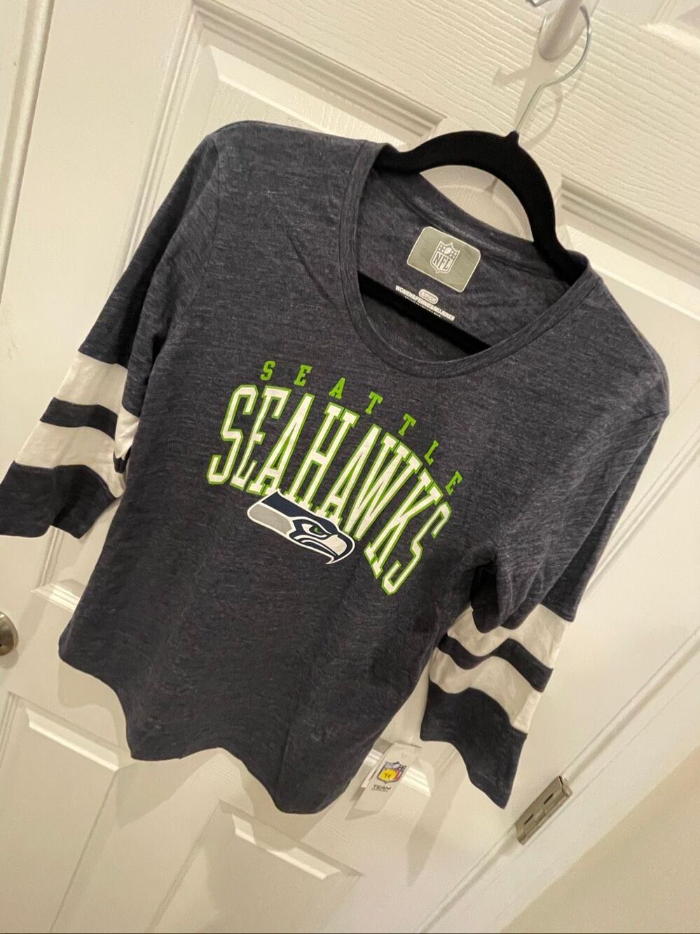NWT Seattle Seahawks NFL Team Apparel Women’s T-Shirt Gray Neon Green Small S/P